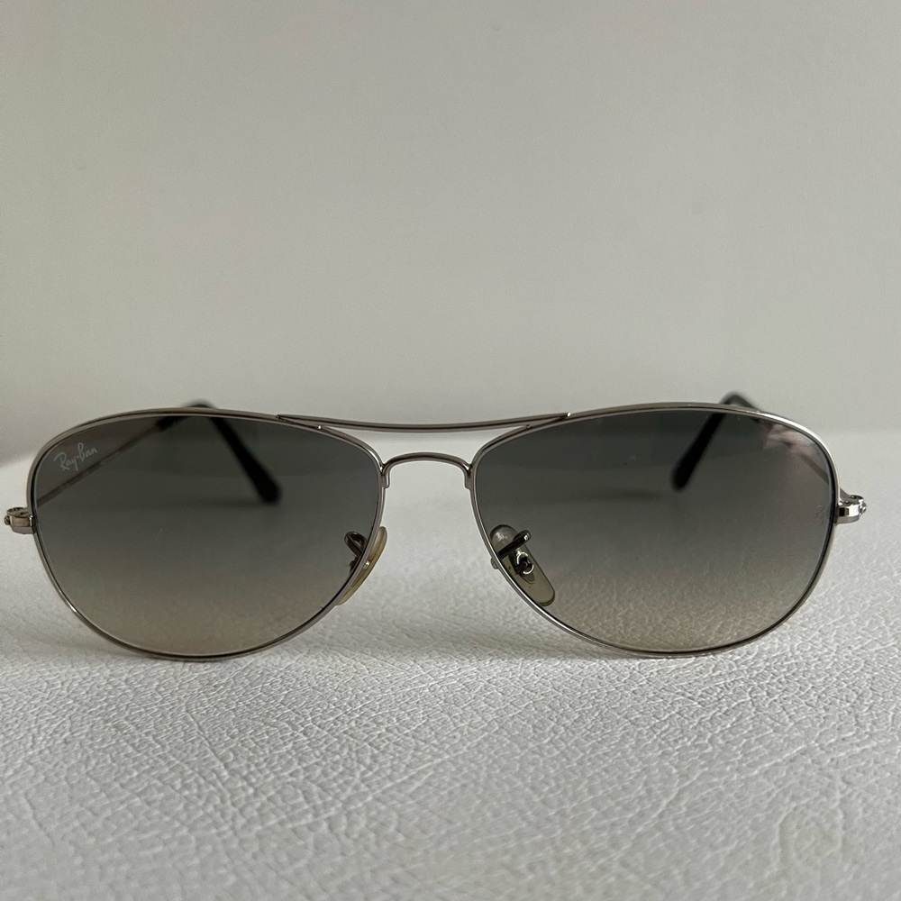 Ray-Ban RB3362 Cockpit 003/32 Silver Frame Grey Gradient Lens – Unisex